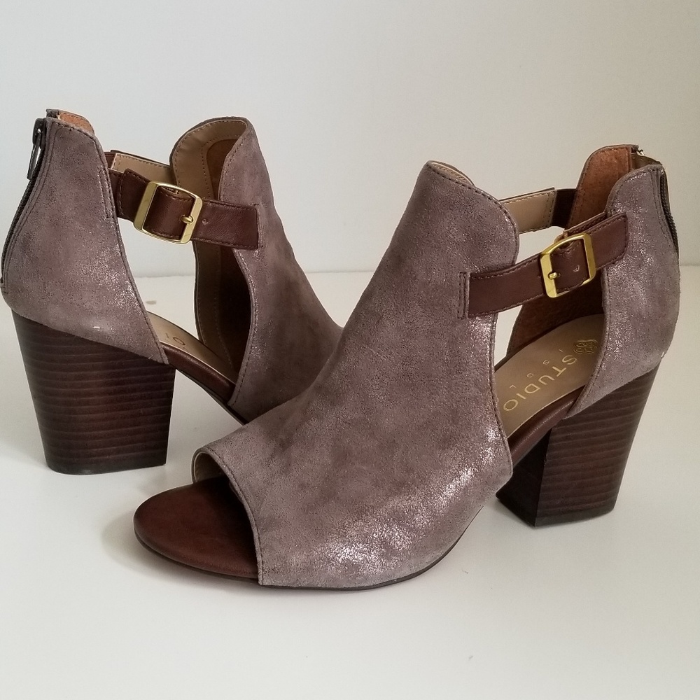 NWOT Studio Brand Open Toe Sandals size 9 1/2